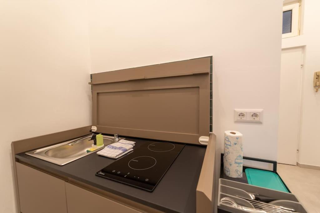 Josef's I Comfort I Metro Access Apartment