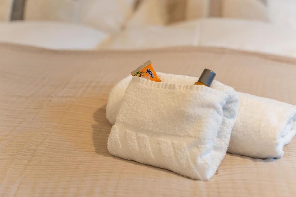 Josef's I Comfort I Metro Access Apartment *